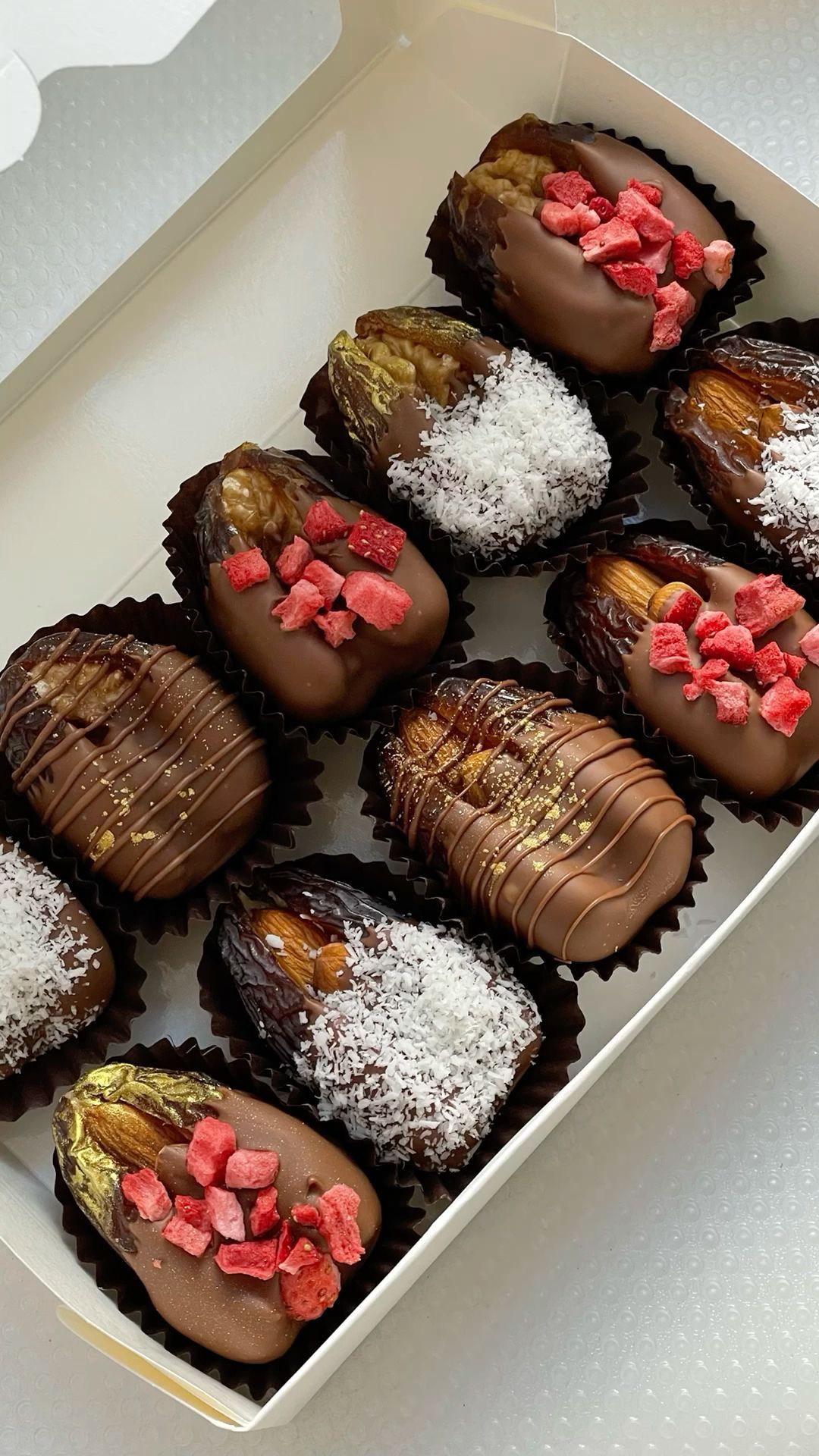 Dates in Chocolate, 10pcs